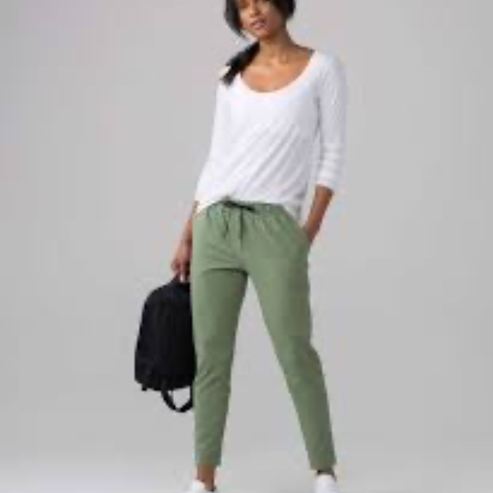 LULULEMON Jet Crop Luxtreme Slim Stretchy Trouser Pants Desert Olive Sz 8?